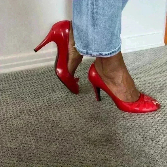 Vintage Marc Jacob Red heels in good condition Size 8.5 - Picture 3 of 9